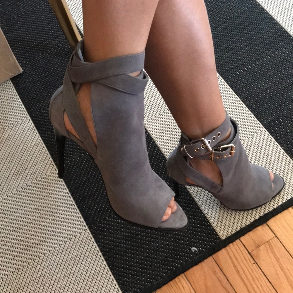 Burberry Overfield Storm Grey open toe booties